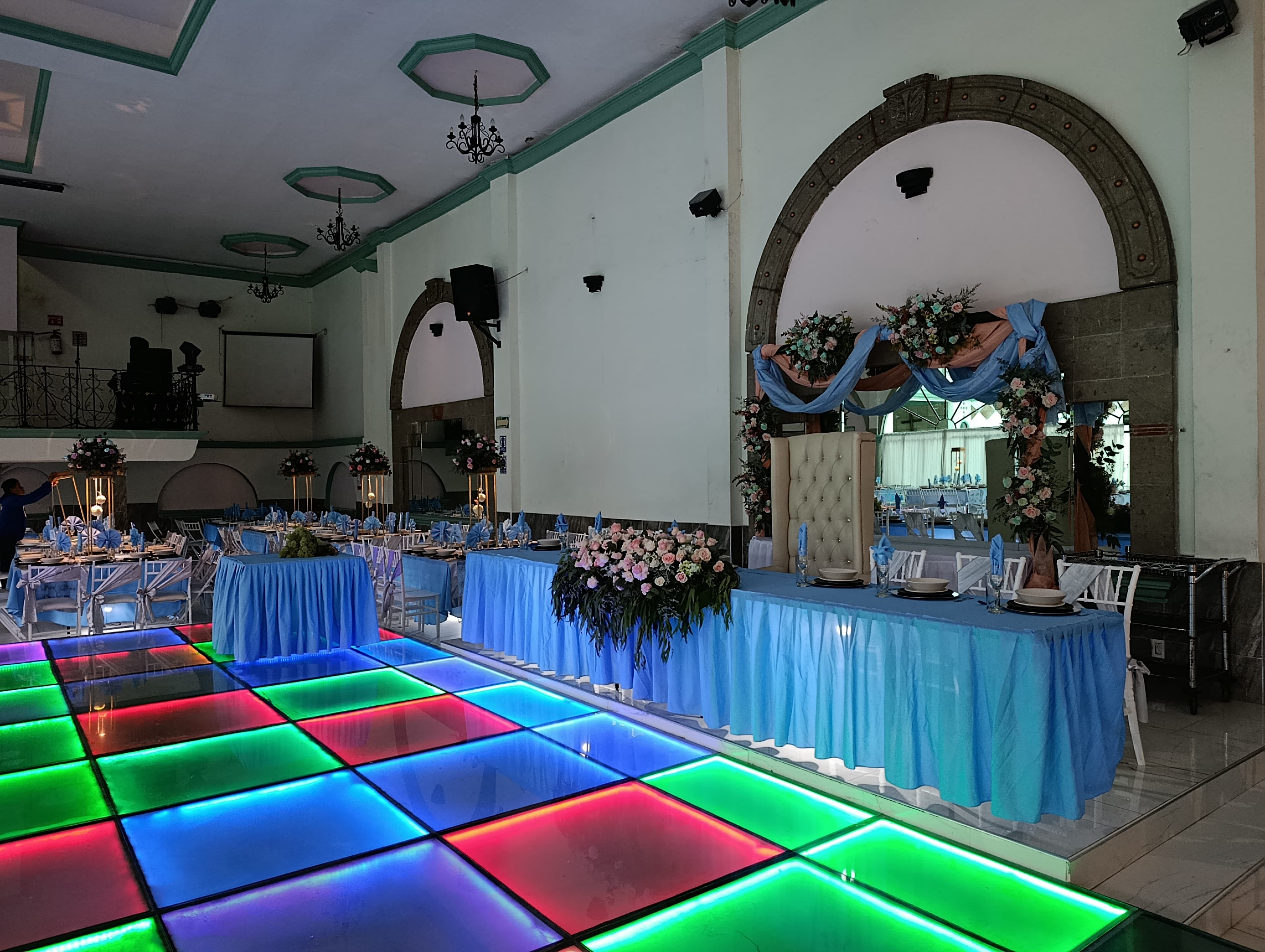 Mesa de honor en el Salón Imperial